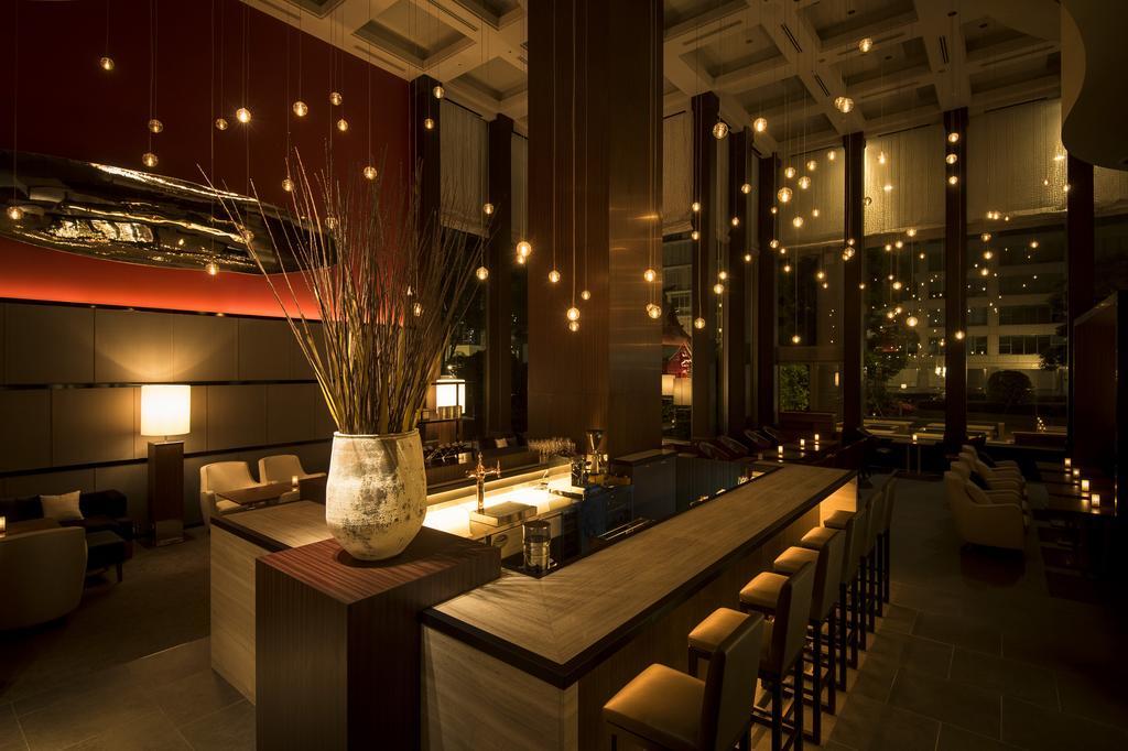 Hotel Okura Fukuoka Fukuoka  Ngoại thất bức ảnh The bar at the restaurant