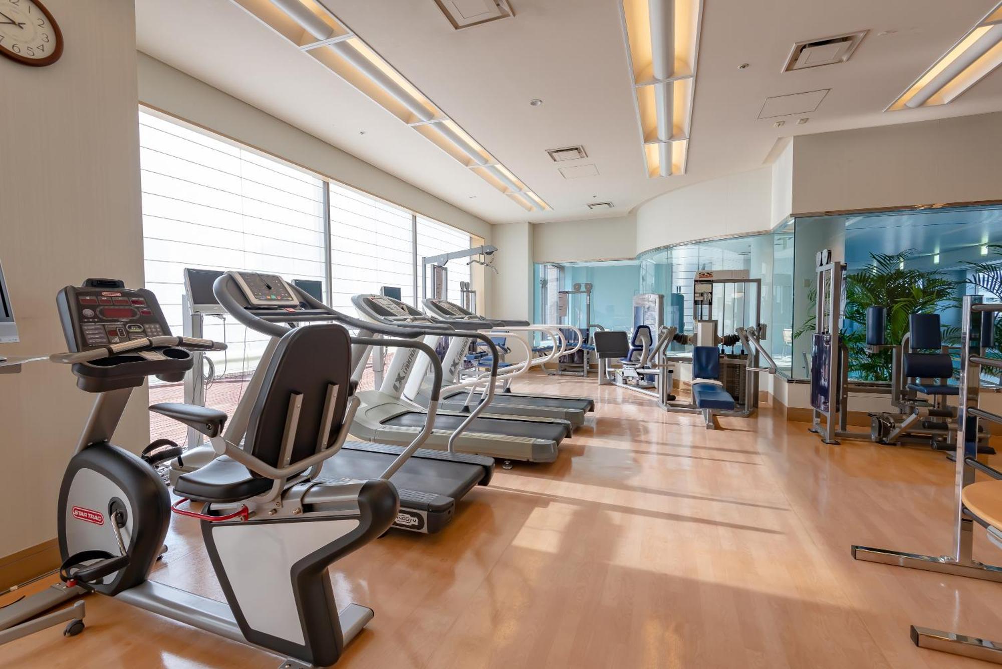 Hotel Okura Fukuoka Fukuoka  Ngoại thất bức ảnh The gym at the hotel