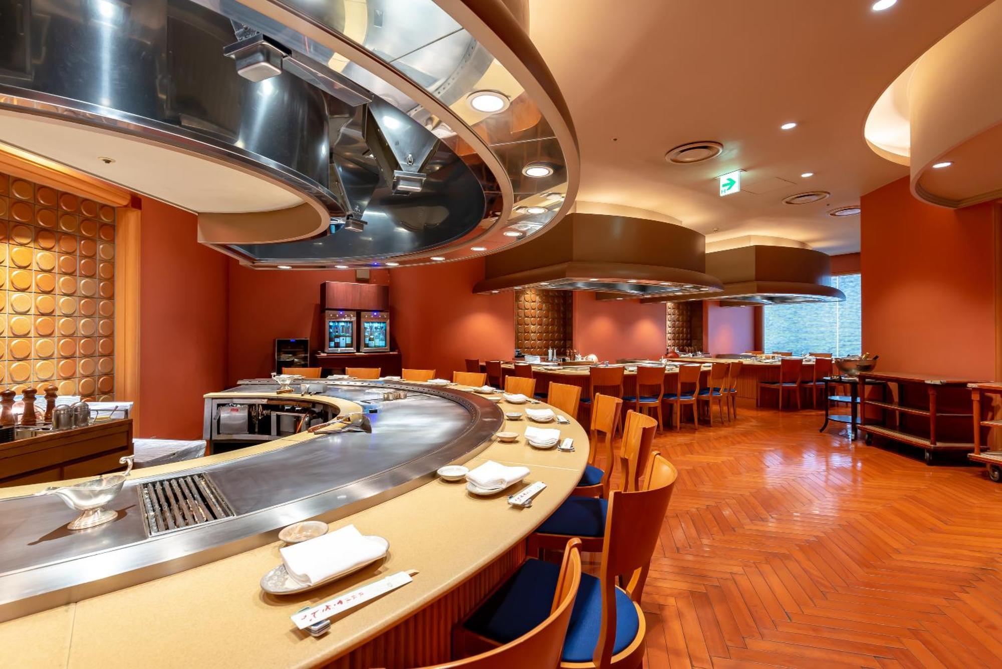 Hotel Okura Fukuoka Fukuoka  Ngoại thất bức ảnh Interior of a sushi-go-round