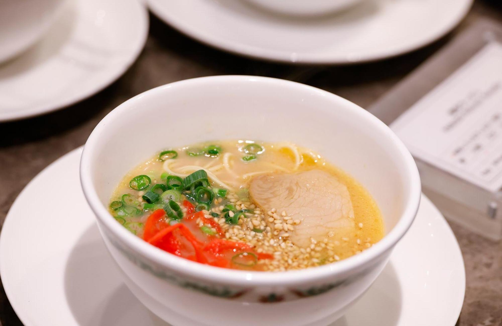Hotel Okura Fukuoka Fukuoka  Ngoại thất bức ảnh A bowl of egg soup