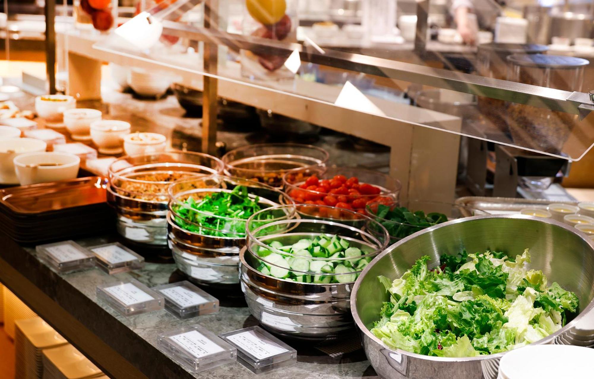 Hotel Okura Fukuoka Fukuoka  Ngoại thất bức ảnh A salad bar