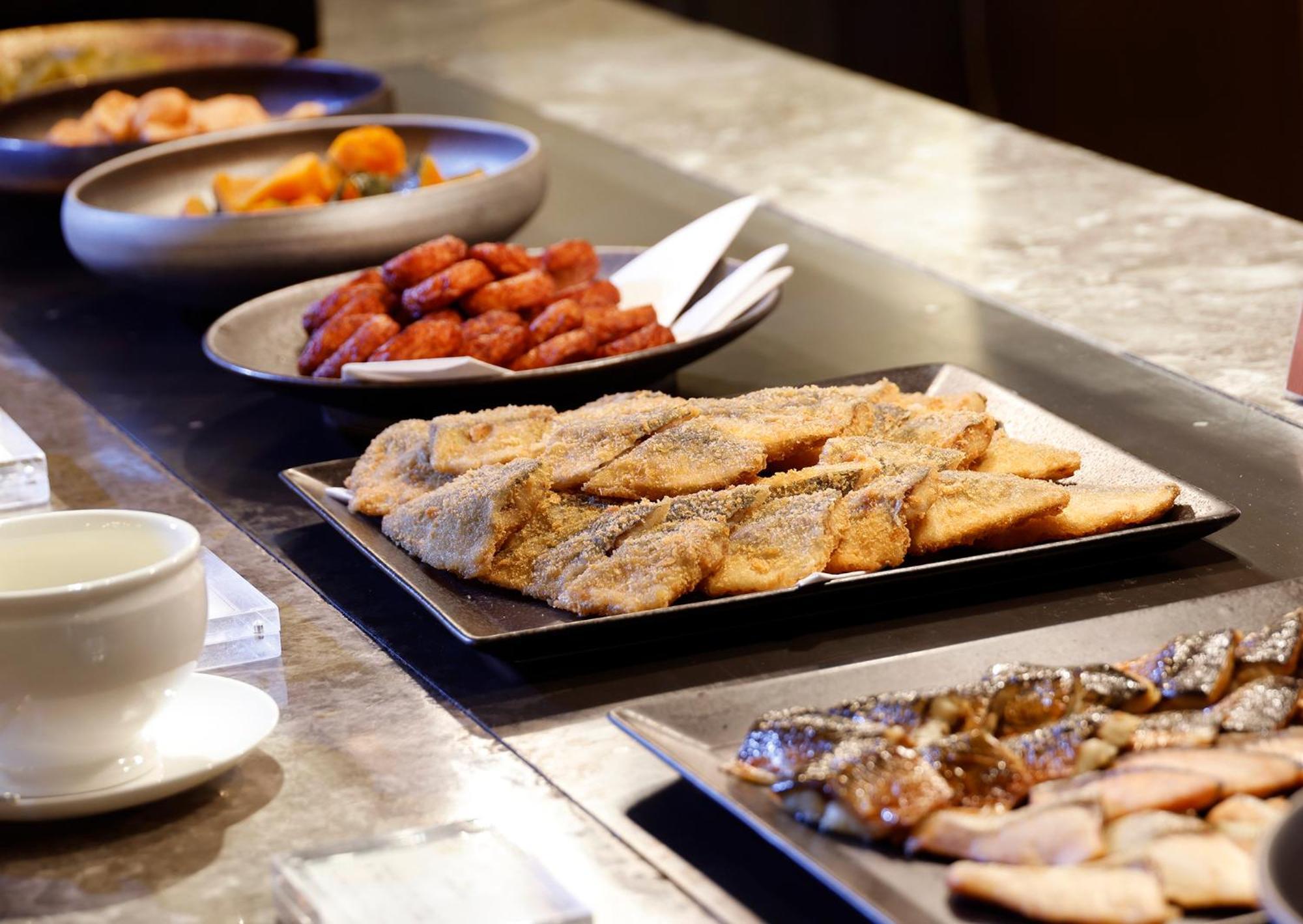 Hotel Okura Fukuoka Fukuoka  Ngoại thất bức ảnh A selection of tapas