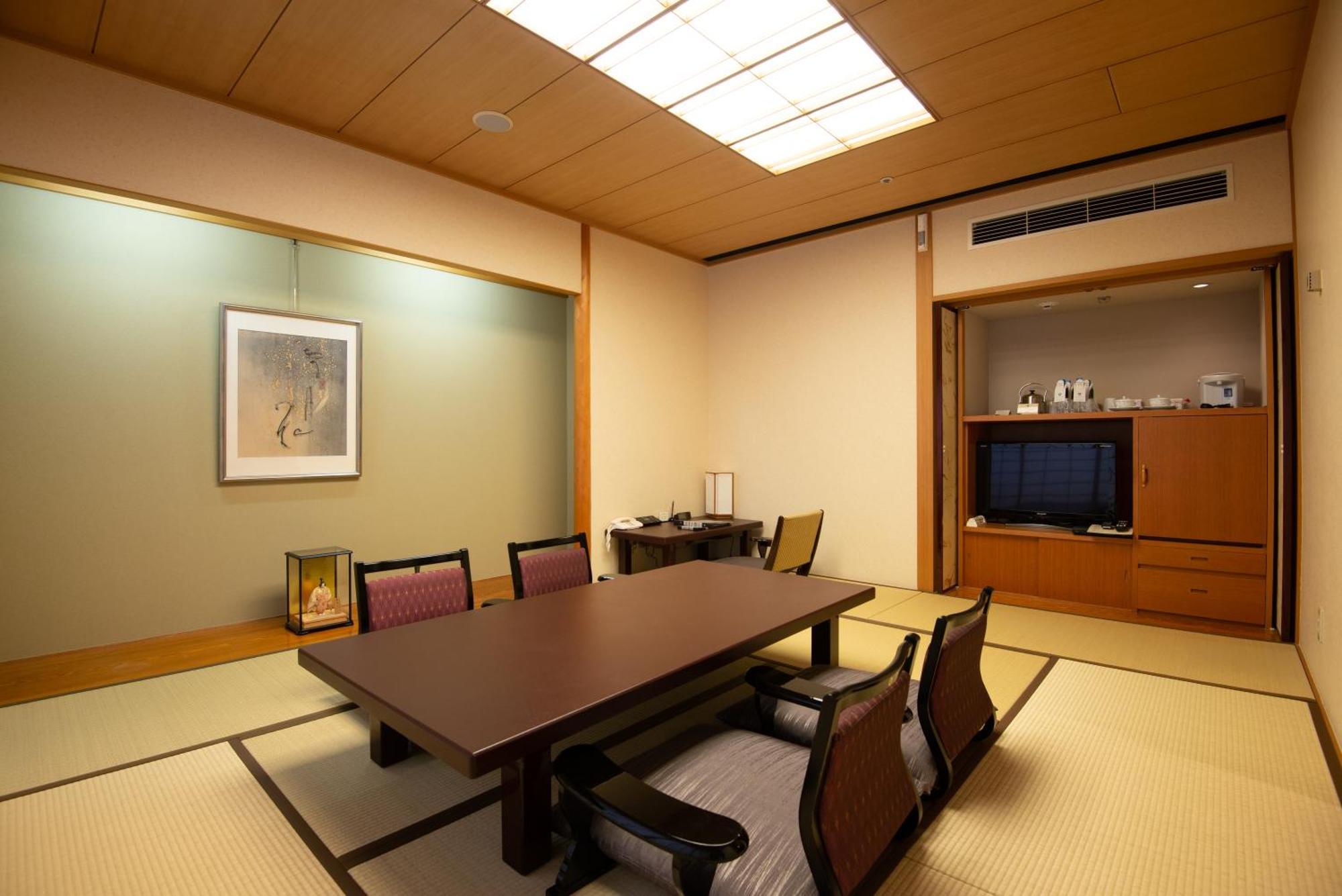 Hotel Okura Fukuoka Fukuoka  Ngoại thất bức ảnh A Japanese-style room at the hotel